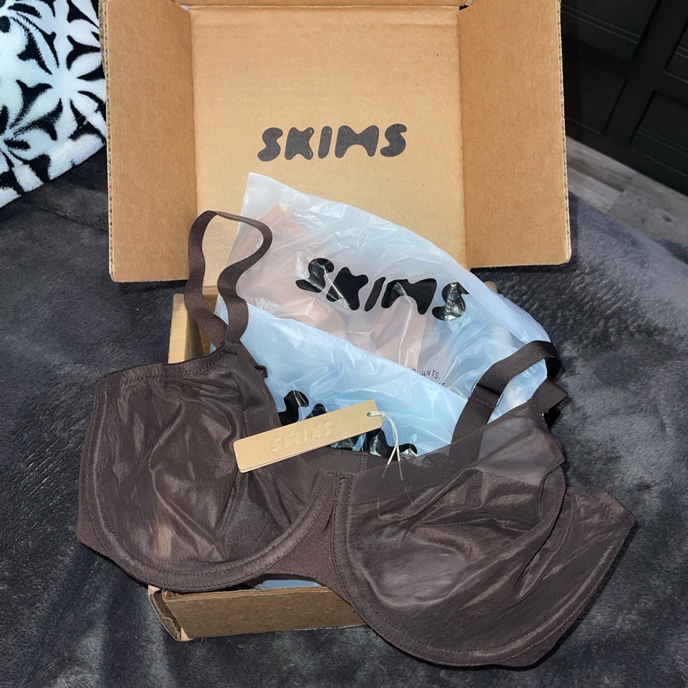 Skims Unlined Demi Bra in Espresso NWT